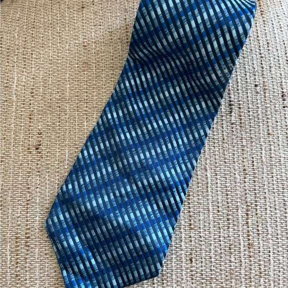 Charvet Silk Blue Striped Men's Tie - Picture 1 of 9